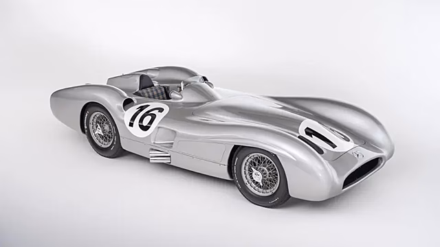 Гоночная машина Mercedes W196 продана на аукционе за рекордную сумму