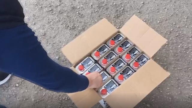 В Саратовской области пограничники поймали иностранца с фурой незарегистрированного моторного масла
