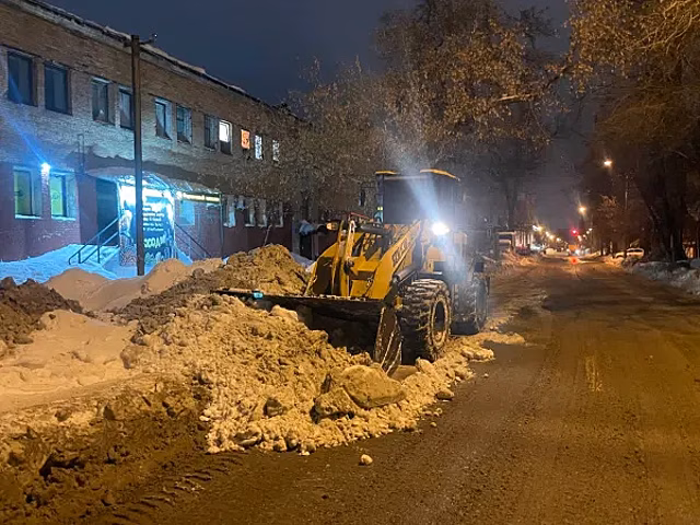 С улиц Самары эвакуируют машины, мешающие уборке снега