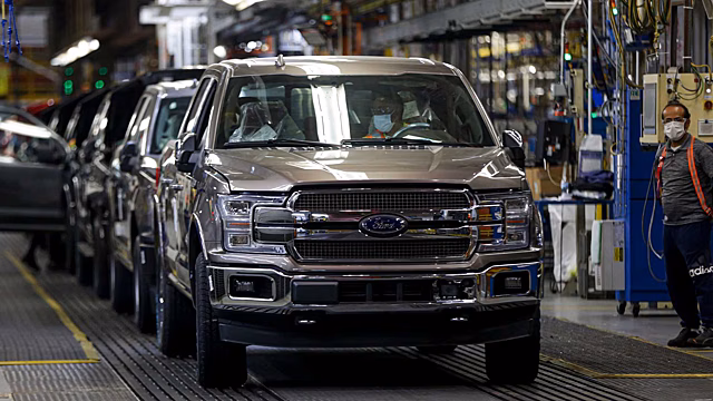 Ford отменил летние каникулы на большинстве своих заводов