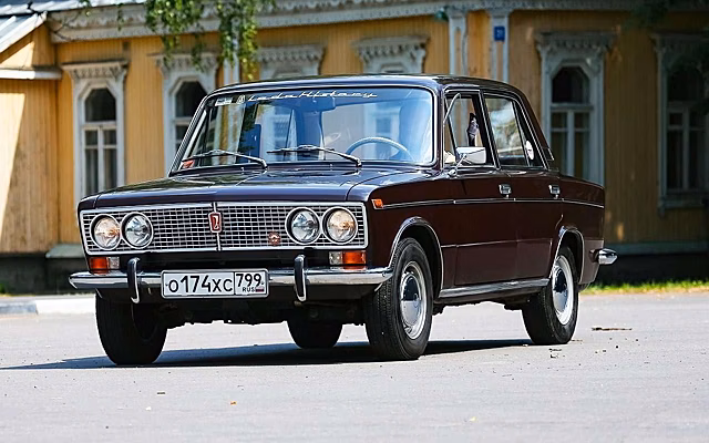 Уникальная «тройка» на выставке «Спутник» — что это за машина?