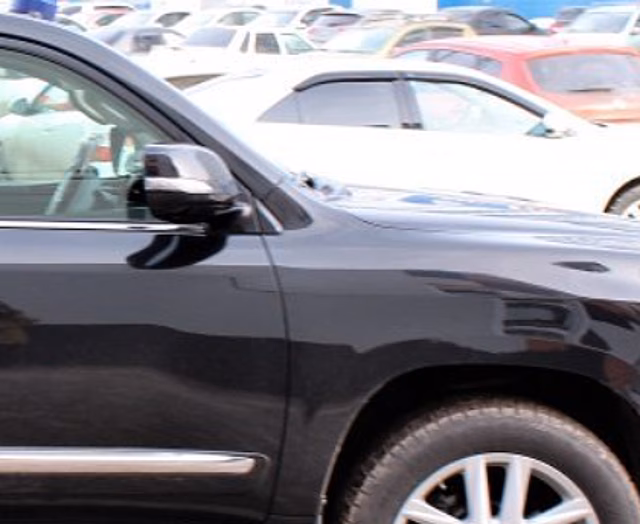 С Lexus LX570 врио губернатора Оренбуржья сняли мигалку и VIP-номера
