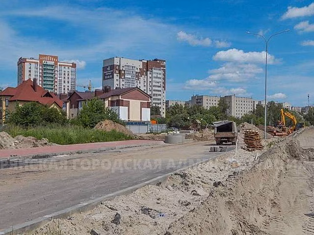 В Брянске достраивают одну из новых улиц