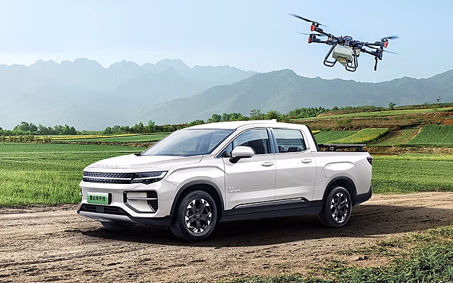Пикап Radar от Geely обзавёлся дальнобойной версией с сельскохозяйственным коптером