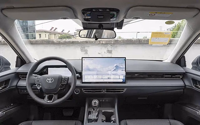 Раскрыта цена обновленной Toyota Camry