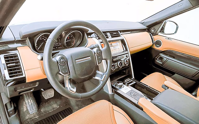 Названы плюсы и минусы кроссовера Land Rover Discovery Sport с пробегом