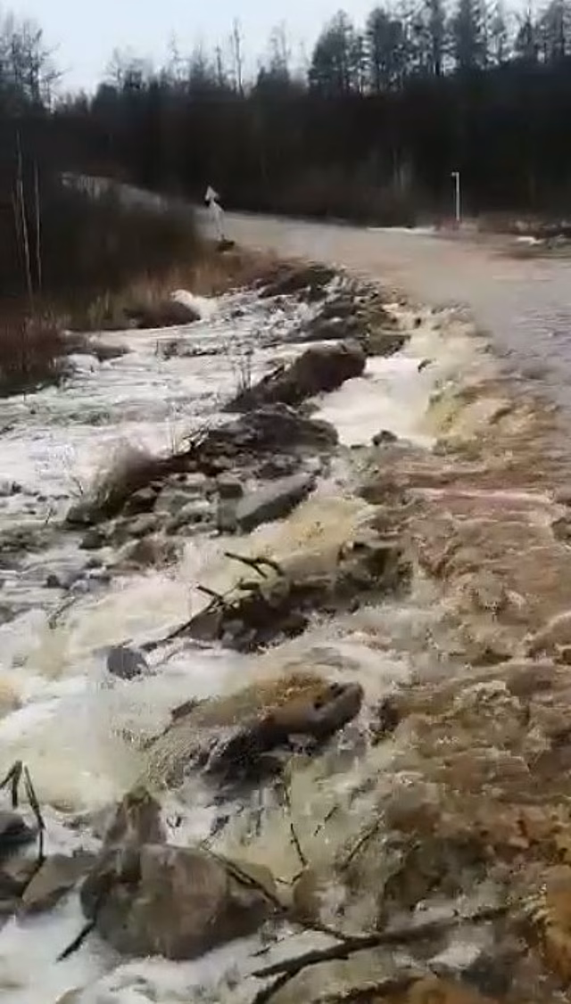 В Тындинском округе талыми водами размыло два участка дорог