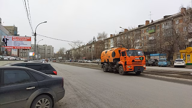 Власти Новосибирска будут эвакуировать самокаты, оставленные в неположенных местах
