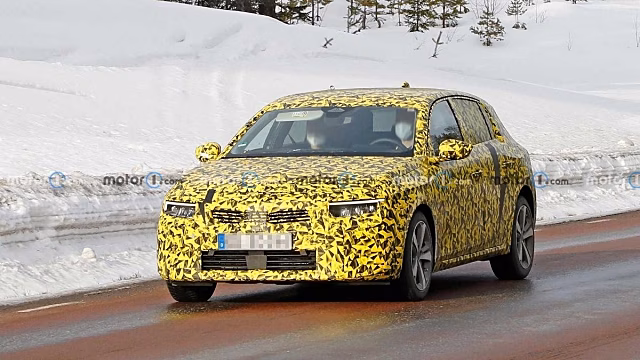 Обнародованы снимки прототипа модернизированной Opel Astra