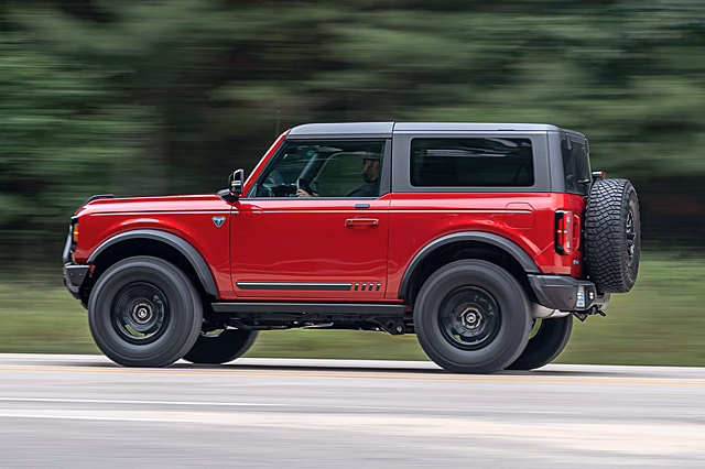 GM не планирует выпускать конкурента Ford Bronco с двигателем внутреннего сгорания