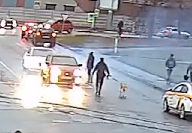 В Московской области полицейский оказал помощь водителю, которому стало плохо на дороге