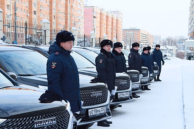 Новые автомобили подарили нижегородским полицейским: публикуем фото