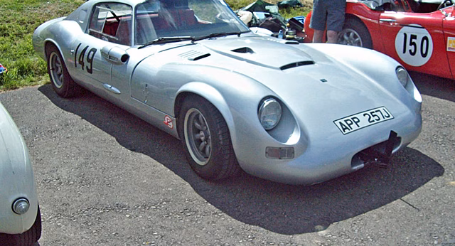 Costin Amigo — необычный спорткар на деревянном шасси