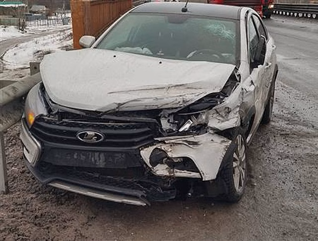 Два человека пострадали в ДТП с грузовиком и легковушкой на трассе М-5 под Самарой