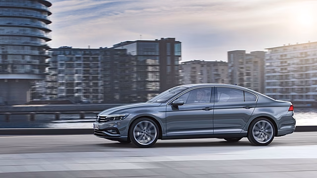 Продажи автомобилей Volkswagen в РФ выросли в январе на 1% - до 6,2 тыс. машин