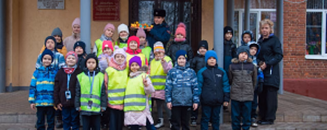 Юные инспекторы дорожного движения и сотрудники Госавтоинспекции в рамках широкомасштабной социальной компании «Внимание-дети!» напомнили жителям Иваново о Правилах дорожного движения