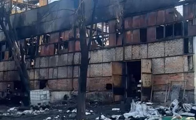 2 месяца дал Хинштейн на разбор завалов после крупного пожара у завода АПЗ-20 в Курске