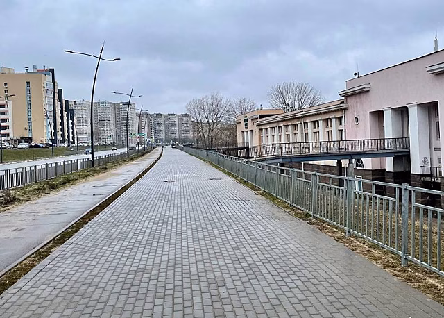 Шалабаев спросил у жителей Мещеры о нужности забора на Волжской набережной