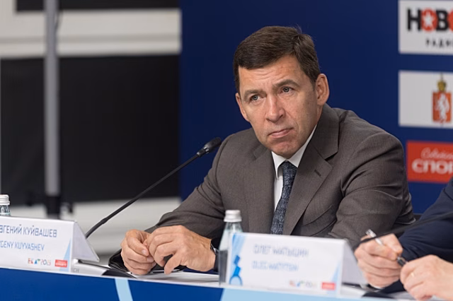 Губернатор Куйвашев поручил заменить канализацию в поселке Буланаш