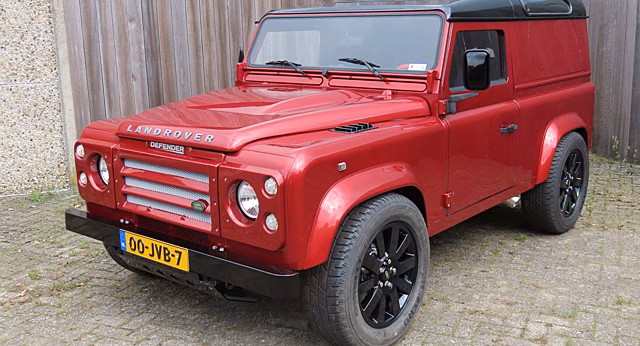 Land Rover Defender с заниженной крышей продали за 1,1 млн рублей