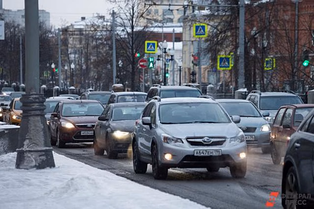 В Екатеринбурге зафиксировали десятибалльные пробки