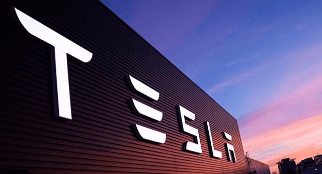 Компания Tesla официально стала крупнейшей сетью зарядных станций в мире