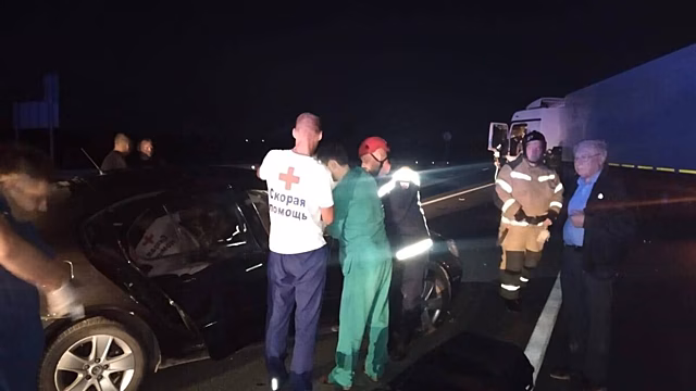 В автомобильной аварии у Саратова с участием грузовика и иномарки пострадали два человека