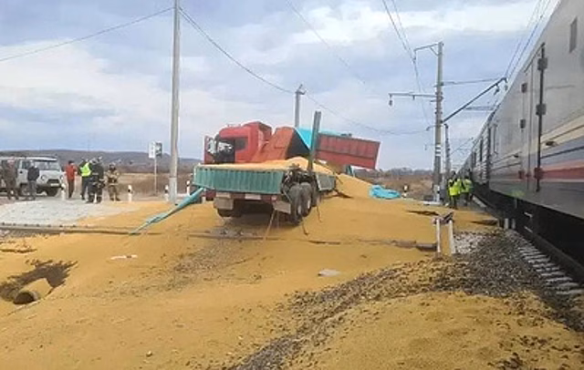 В Приамурье ДТП с поездом и грузовиком нанесло ущерб более 52,5 млн рублей