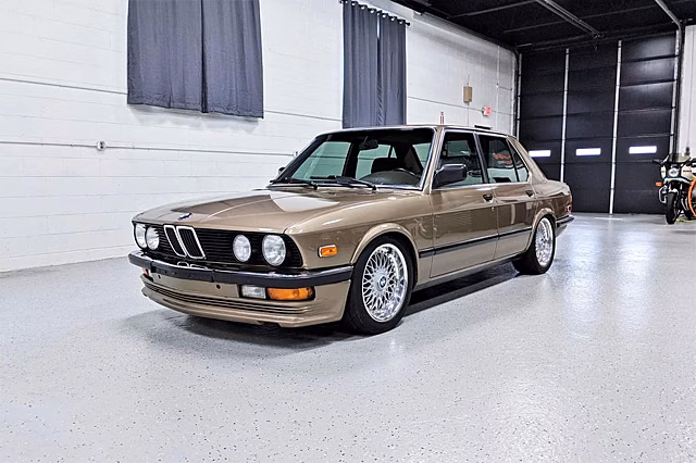 В США продают BMW 535i E28 с LSx V8, на постройку которого ушло больше 10 лет