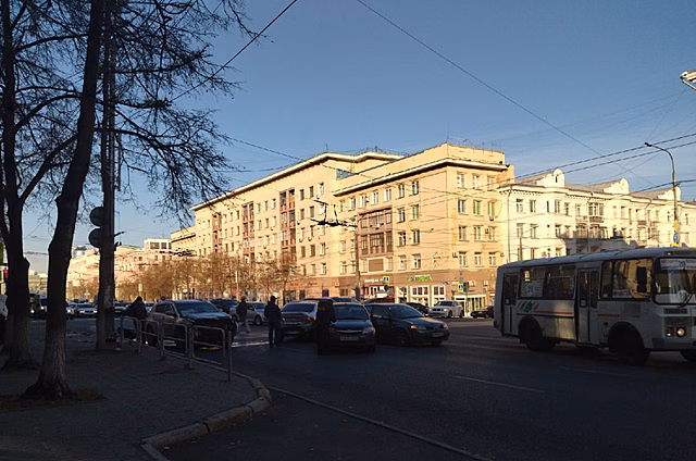Массовое ДТП парализовало движение в центре Челябинска