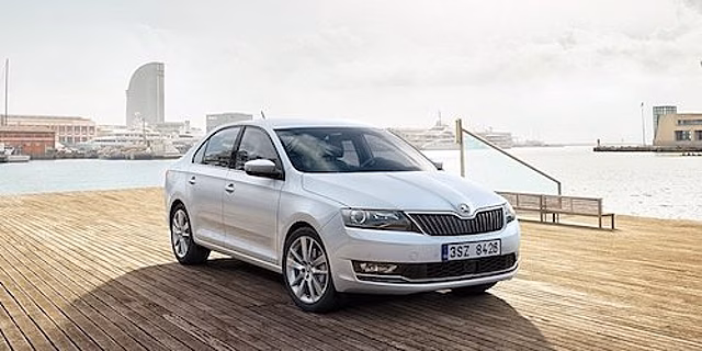Skoda объявил рублевые цены на обновленный Rapid