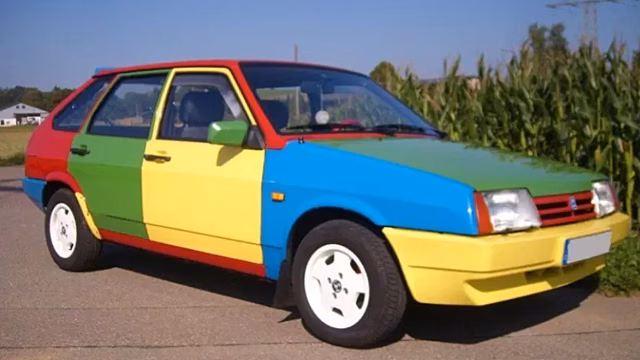 Как Volkswagen Polo Harlequin, только «девятка»