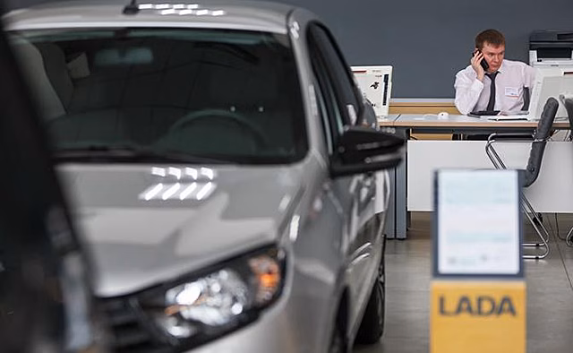 «Спираль смерти» АвтоВАЗа: Lada несется в пропасть, предлагая 1,5 млн за «ведро с болтами»