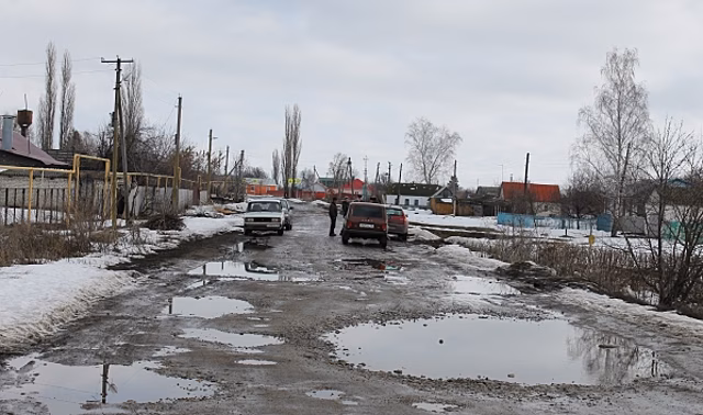 Под Воронежем власти устроили жителям села трассу для ралли по бездорожью