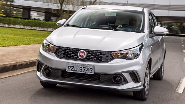 Новый седан FIAT вновь попал в объективы фотокамер
