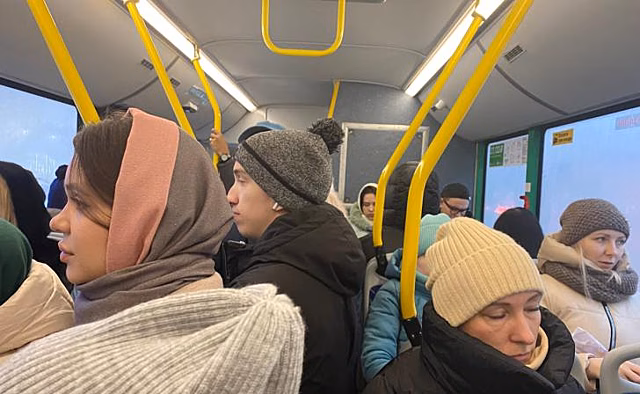 В Курске на ул.Запольная и Карла Маркса затруднено движение