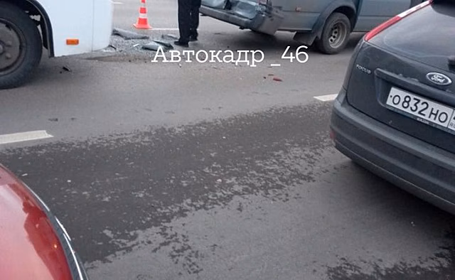 В Курске на Ленина в ДТП попали 2 автобуса и 2 автомобиля
