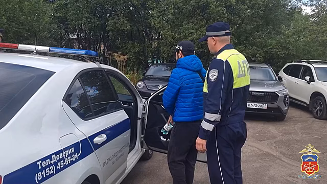 В Мурманске сотрудниками Госавтоинспекции задержан водитель маршрутного такси с поддельным водительским удостоверением
