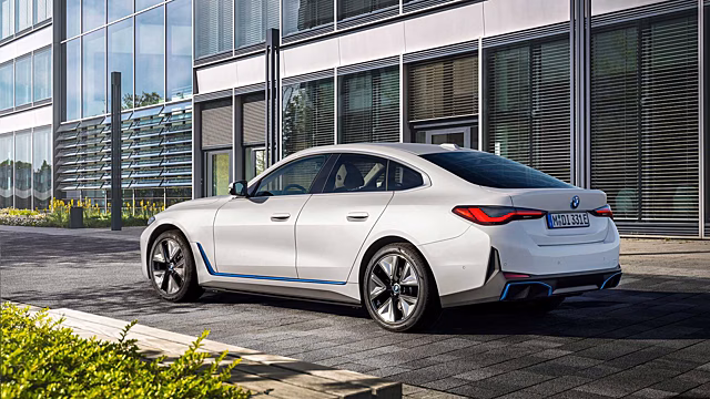 Электрический седан BMW i4 EV получил доступную новую версию