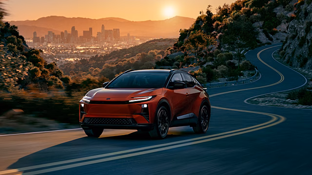 Toyota выпустит электрический кросс-купе C-HR