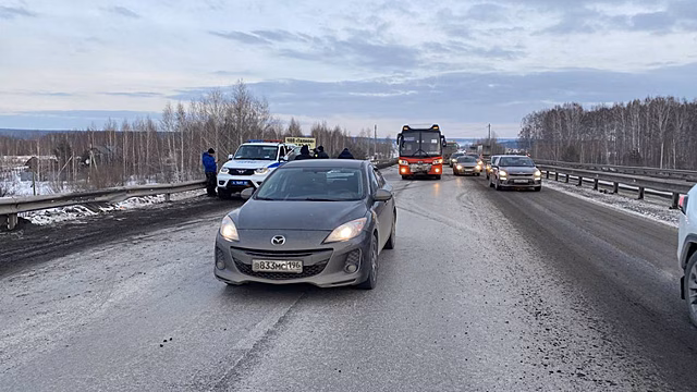 Пассажиры автобуса попали в ДТП на трассе Екатеринбург-Тюмень