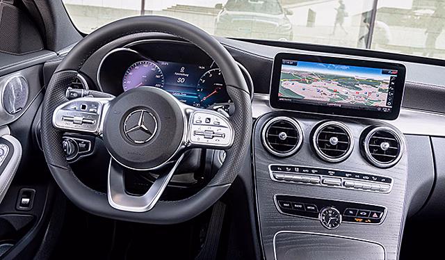 Mercedes-Benz C-Class: Внимание к деталям