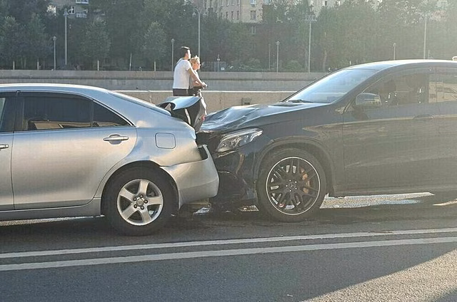 Водителям хотят увеличить максимальную выплату по европротоколу