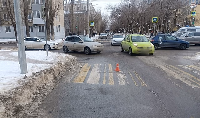 В Волгограде иномарка сбила женщину на пешеходном переходе