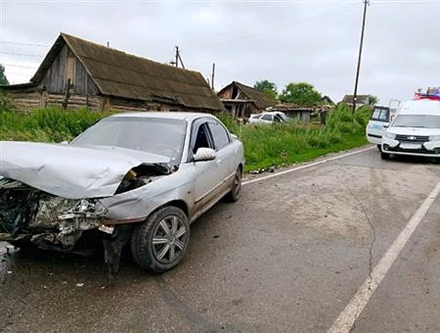 Пострадавшего после ДТП в селе Самарской области увезли в больницу