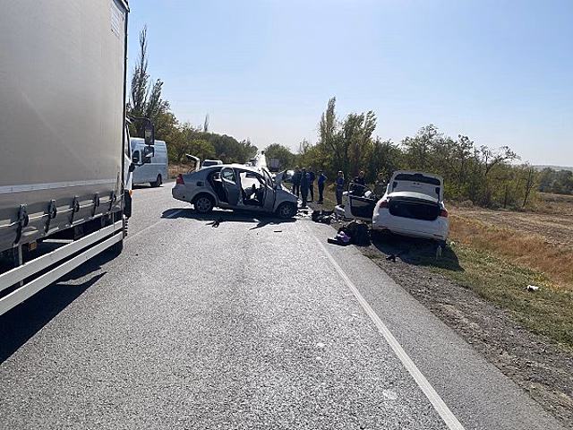 В Оренбургской области в ДТП с участием семи автомобилей пострадали два человека