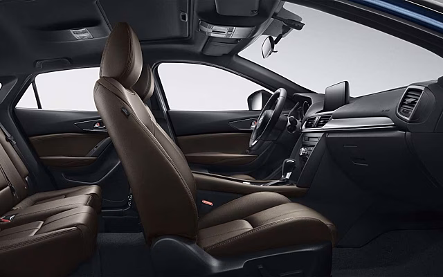 Новые кроссоверы Mazda CX-4 уже привезли в РФ