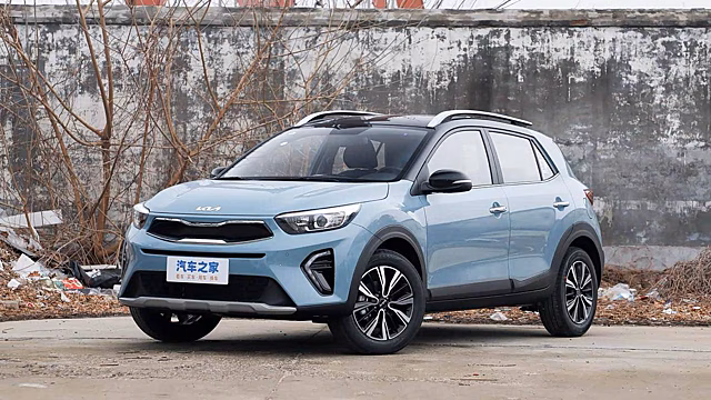 В России начались продажи нового компакт-кросса Kia