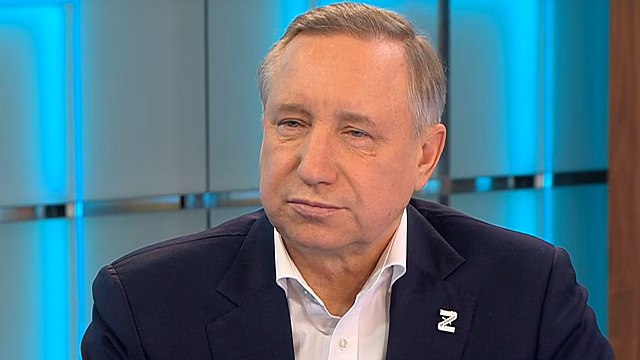 Беглов невнятно объяснил, почему петербуржцы не увидели разницы в уборке дворов с нового года