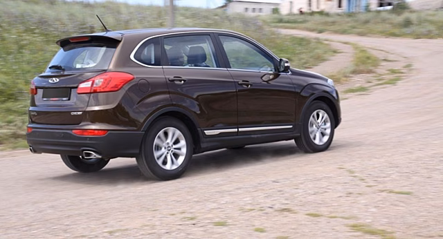 Названы самые продаваемые автомобили Chery в России. Речь о трех кроссоверах